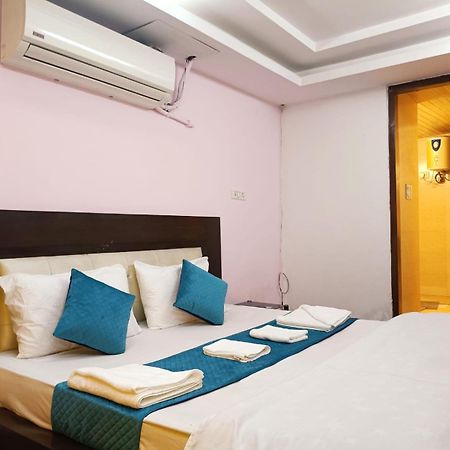 Hotel Blueberry Nueva Delhi Exterior foto