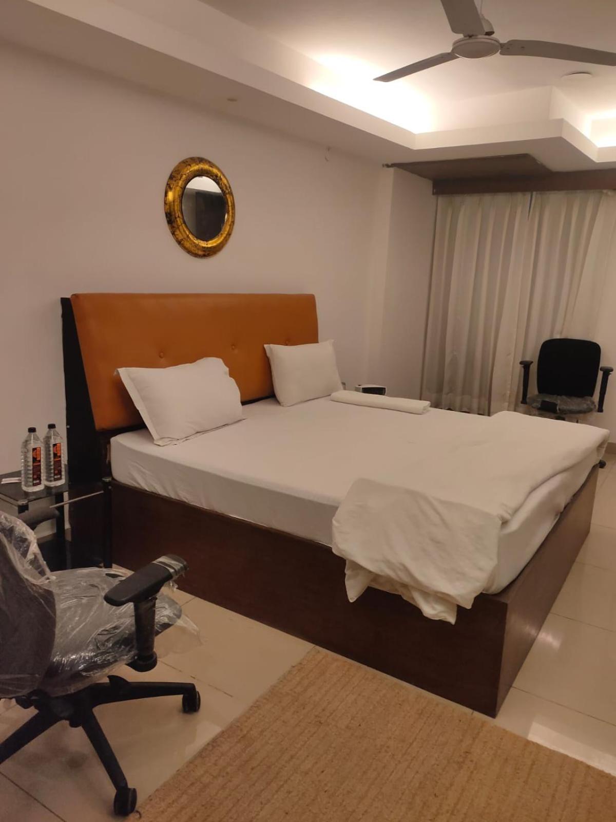 Hotel Blueberry Nueva Delhi Exterior foto