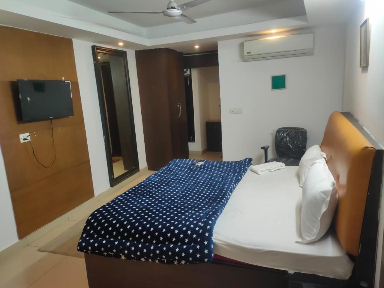 Hotel Blueberry Nueva Delhi Exterior foto